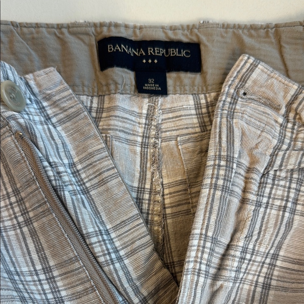 Banana Republic Tan Flat Front Shorts for Effortless Style